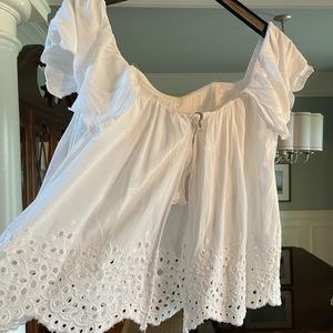 Like new off the shoulder white blouse